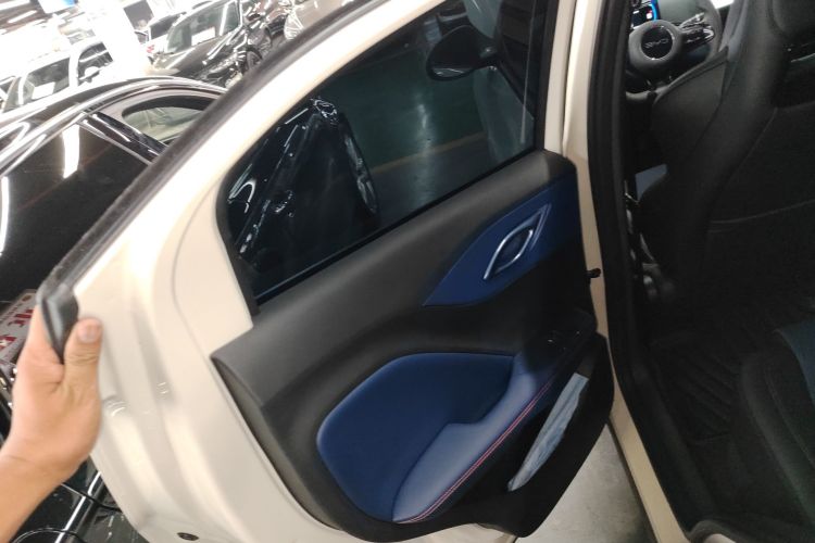 比亚迪 海鸥 2025款 305km 活力版中控内饰7008