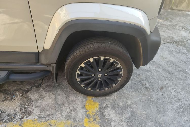 宝骏悦也 2024款 旗舰版车身外观10