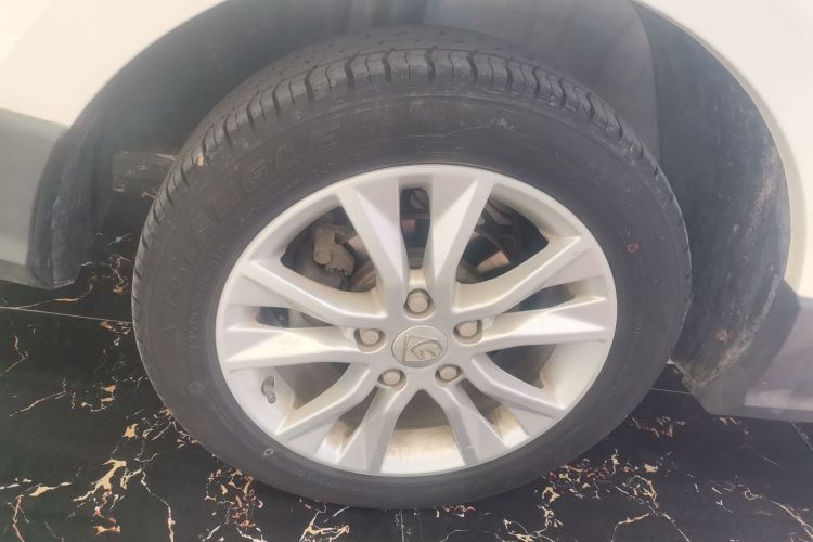 宝骏730 2016款 1.5L 手动豪华型 7座车身外观6008