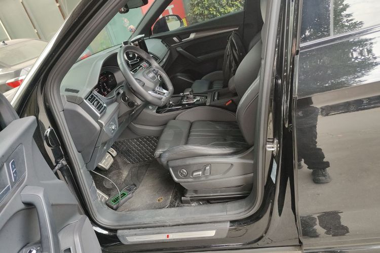 奥迪Q5L 2024款 40 TFSI 豪华动感型中控内饰19