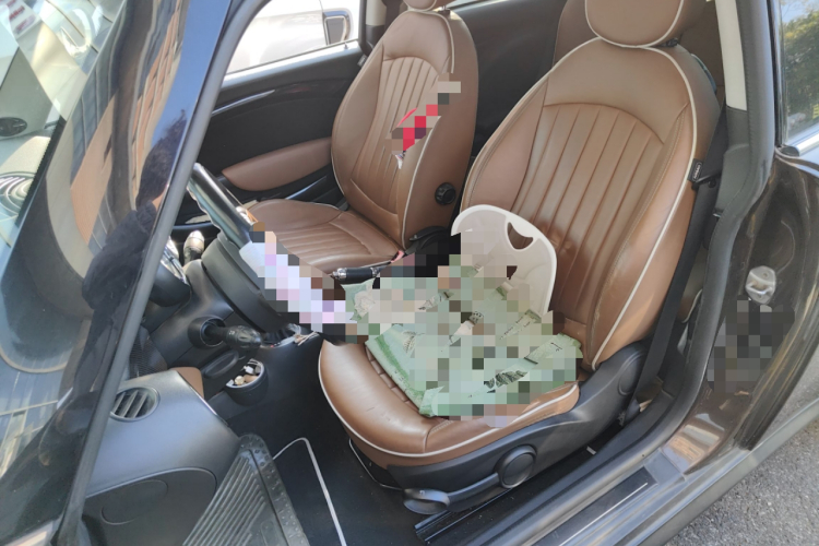 MINI 2010款 1.6L COOPER 50 Mayfair中控内饰19