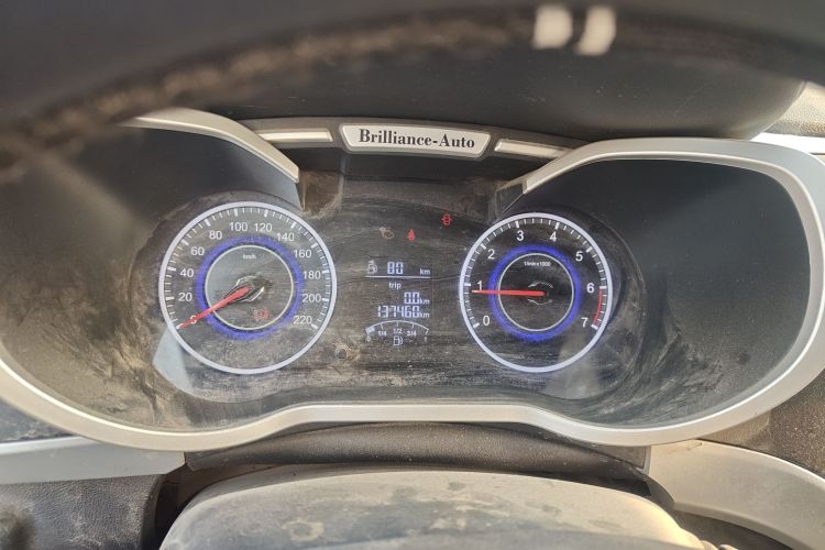 中华V3 2015款 1.5L 手动基本型中控内饰14