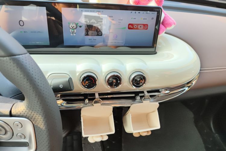 五菱汽车 五菱缤果 2023款 333km 灵犀互联+款中控内饰16