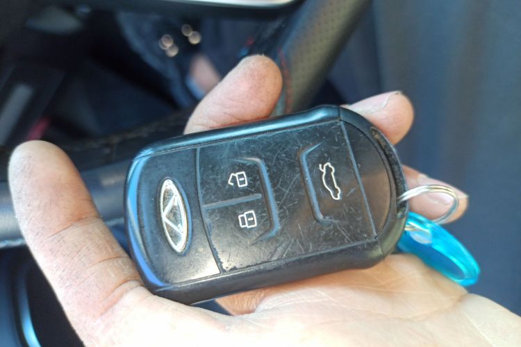 奇瑞 艾瑞泽GX 2019款 Pro 1.5T CVT睿色版 国VI中控内饰7001