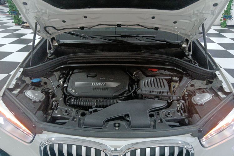 宝马X1 2022款 sDrive25Li 领先型机舱底盘24