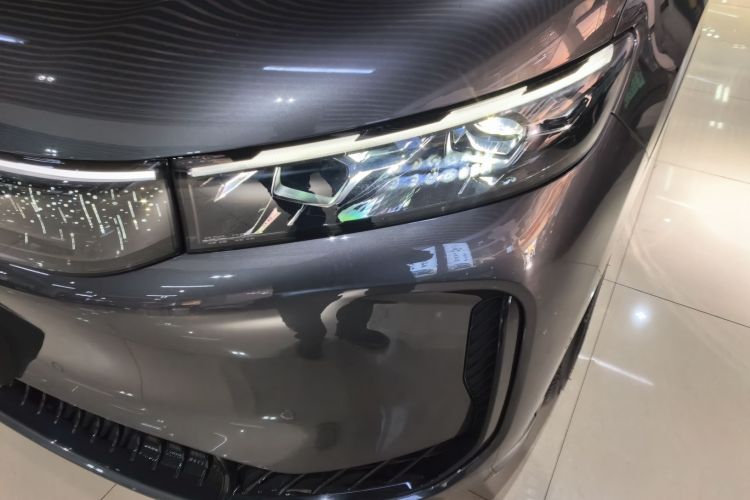 岚图汽车 岚图FREE 2025款 FREE+ 后驱乾崑版局部细节36