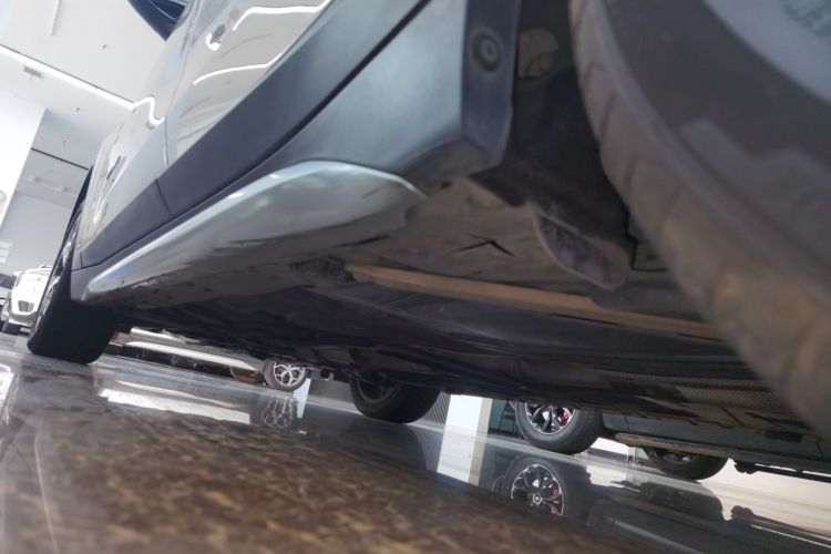 宝马X1 2018款 xDrive20Li 尊享型机舱底盘30