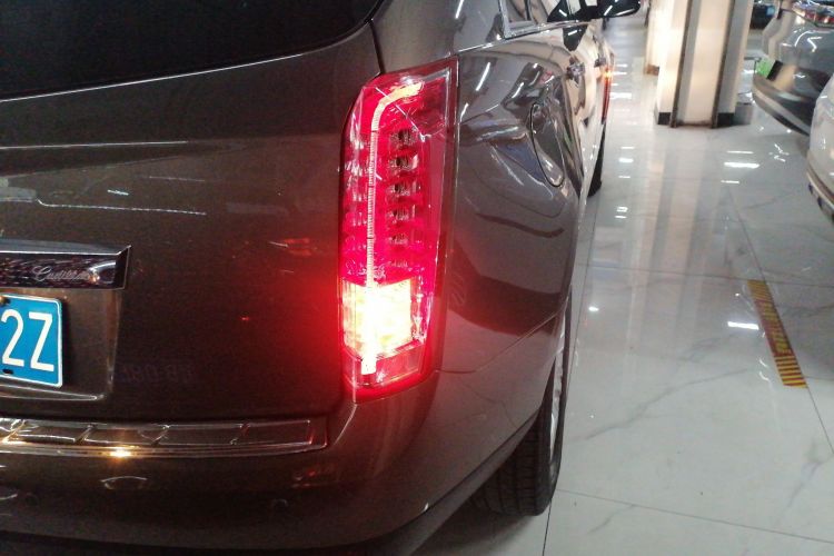 凯迪拉克SRX 2015款 3.0L 舒适型车身外观9