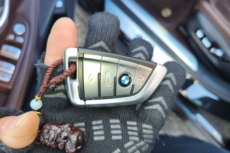 宝马7系 2019款 改款 730Li M运动套装中控内饰11