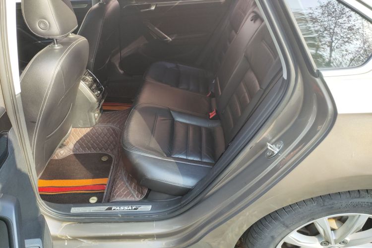 大众 帕萨特 2016款 330TSI DSG御尊版中控内饰21