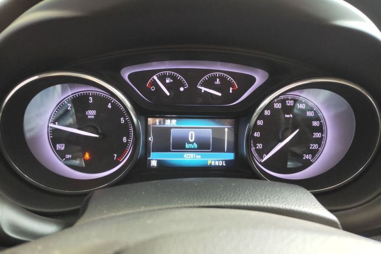 别克 昂科威 2021款 532T 两驱精英型中控内饰14