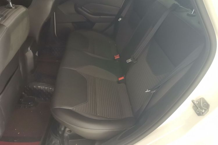 福特 福克斯 2017款 三厢 1.6L 自动风尚型智行版中控内饰21