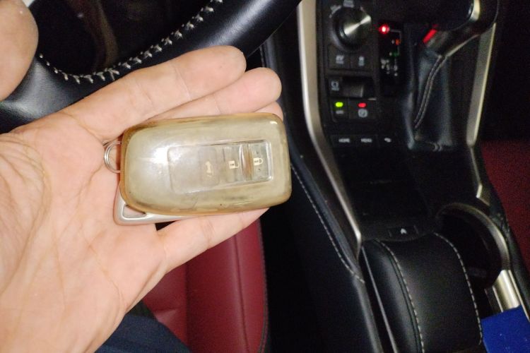 雷克萨斯NX 2020款 300h 前驱 锋尚版 国VI中控内饰11