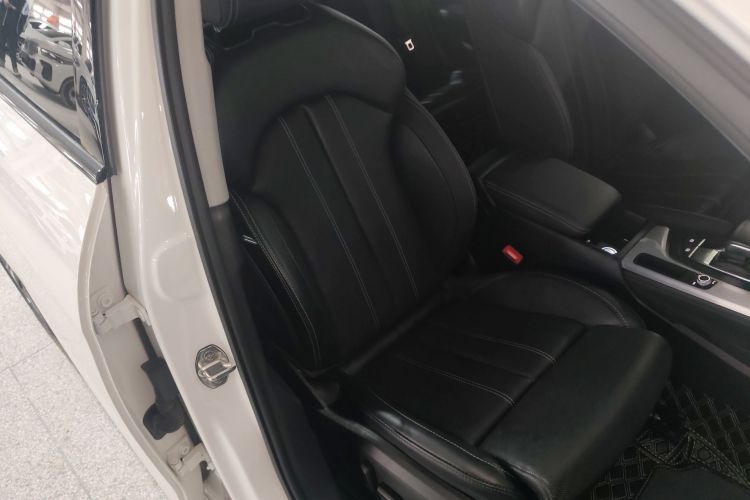 奥迪A4L 2022款 40 TFSI 豪华动感型局部细节41