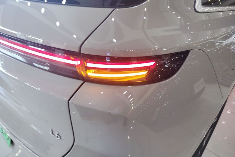 理想汽车 理想L6 2024款 Max车身外观9