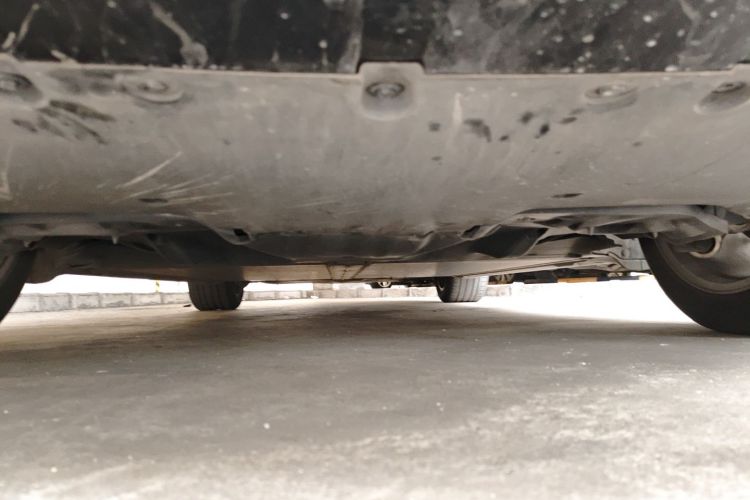 特斯拉 Model Y 2022款 长续航全轮驱动版局部细节9009