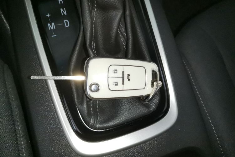 雪佛兰 科沃兹 2019款 320 自动欣享天窗版中控内饰11