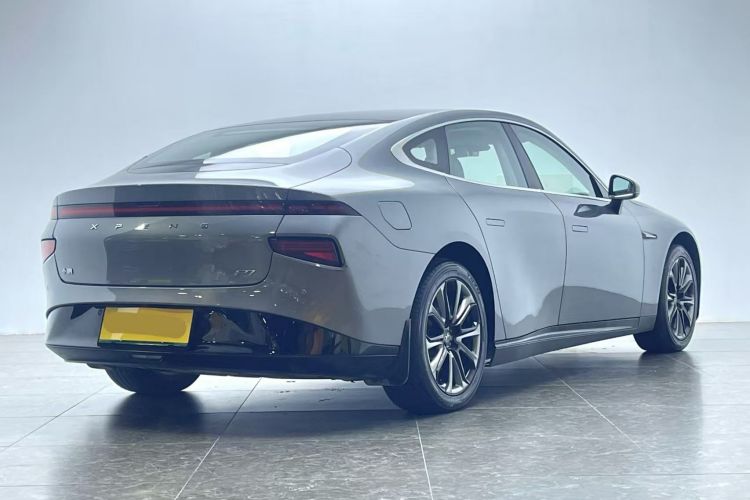 小鹏P7 2022款 480G+车身外观7