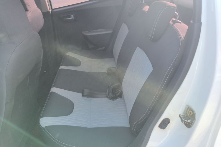 铃木 奥拓 2013款 1.0L 自动豪华型中控内饰21