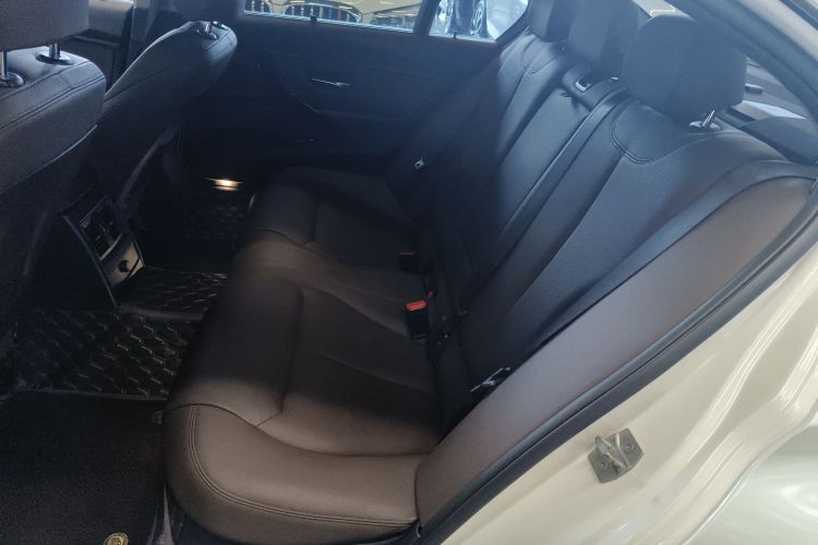 宝马3系 2019款 320Li 时尚型中控内饰21