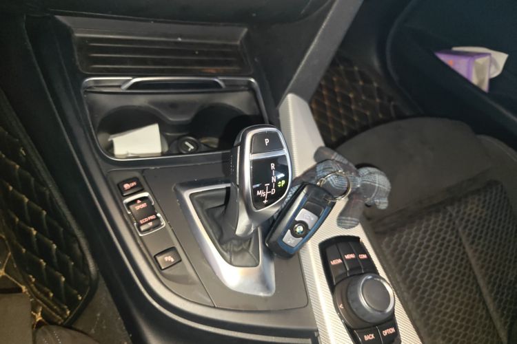 宝马3系 2018款 320i M运动套装中控内饰18