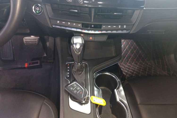 凯迪拉克CT4 2020款 28T 时尚型中控内饰18