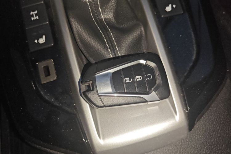 五十铃 D-MAX 2021款 1.9T自动四驱柴油Global引领型RZ4E中控内饰7001