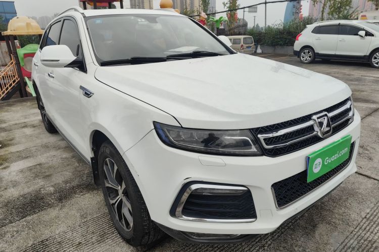 众泰T600 2016款 运动版 1.5T 手动尊贵型车身外观3