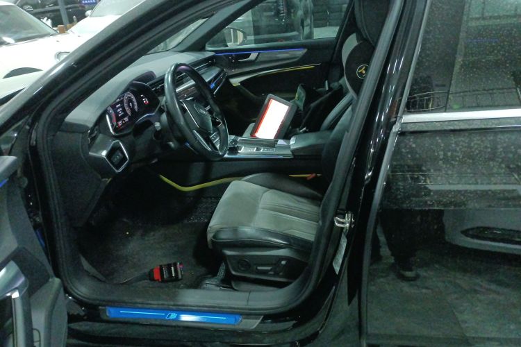 奥迪A6L 2022款 45 TFSI quattro 臻选动感型局部细节19