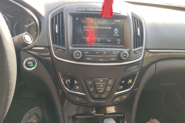 别克 君威 2014款 GS 2.0T 燃情运动版中控内饰16