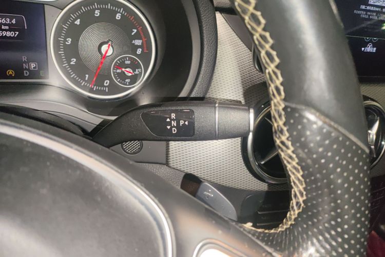 奔驰B级 2015款 B 200 动感型中控内饰18