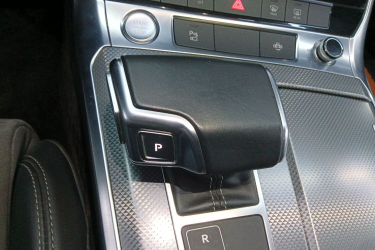 奥迪A6L 2019款 40 TFSI 豪华动感型中控内饰18