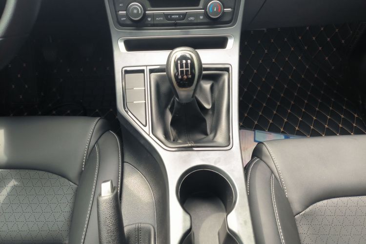 吉利汽车 帝豪 2021款 UP 1.5L 手动豪华型中控内饰18