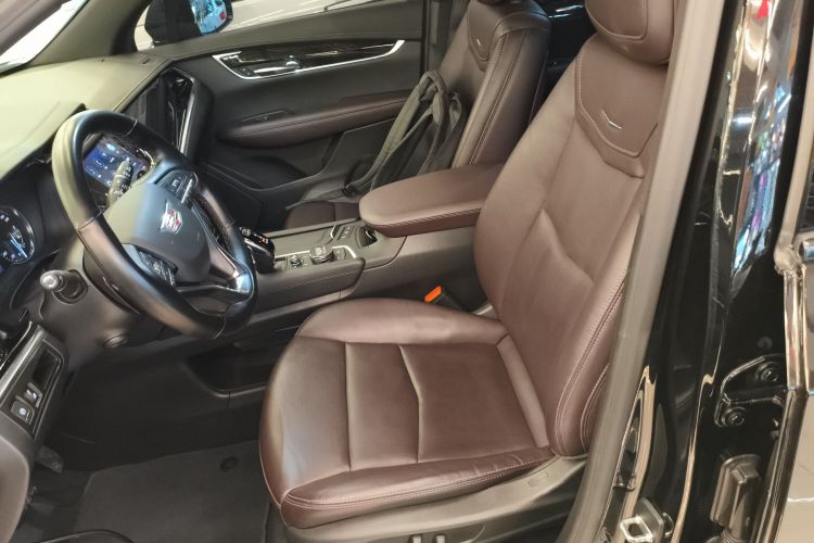 凯迪拉克XT6 2021款 2.0T 六座四驱豪华型中控内饰19