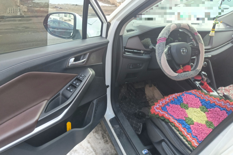 长安CS15 2019款 1.5L 自动进取型 国V中控内饰20