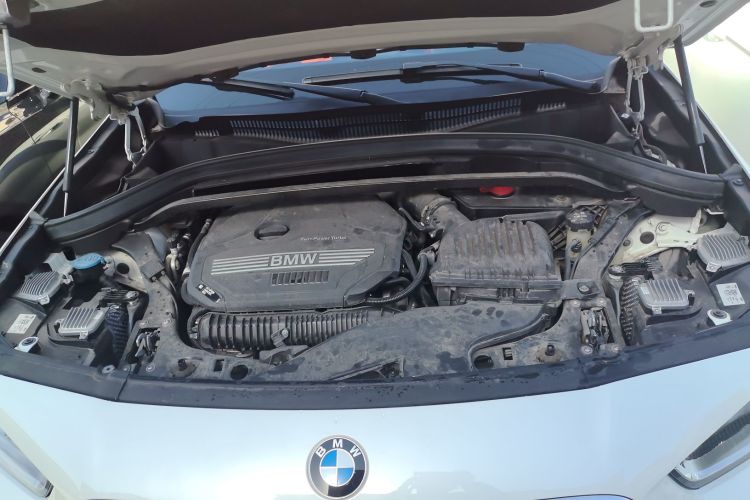 宝马X2 2022款 sDrive25i M运动套装机舱底盘24