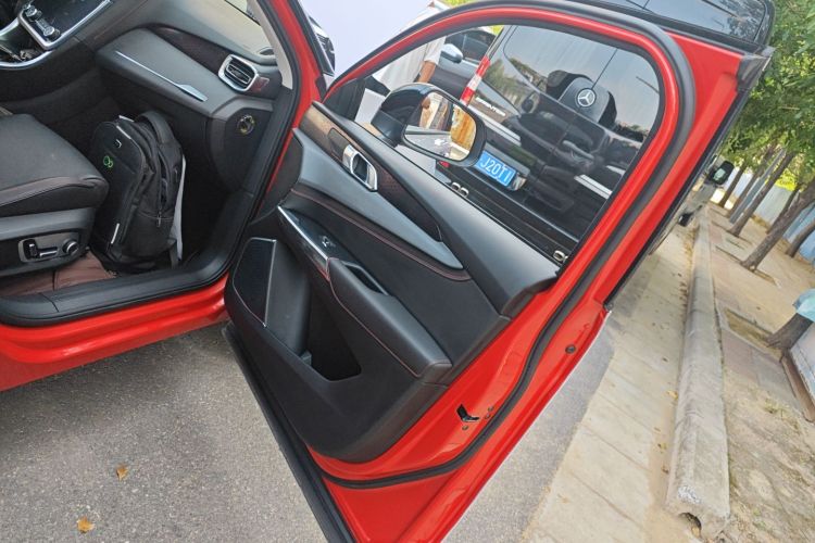 领克01 2019款 2.0T 四驱劲Pro版 国VI中控内饰7005