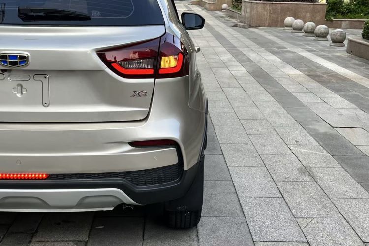 吉利汽车 远景X3 2020款 1.5L CVT尊贵型车身外观6006