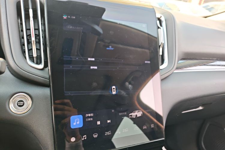 红旗HS3 2023款 1.5T 两驱善为版中控内饰16