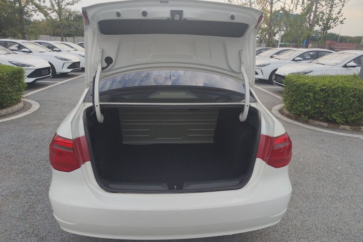 大众 捷达 2015款 1.6L 自动舒适型机舱底盘23