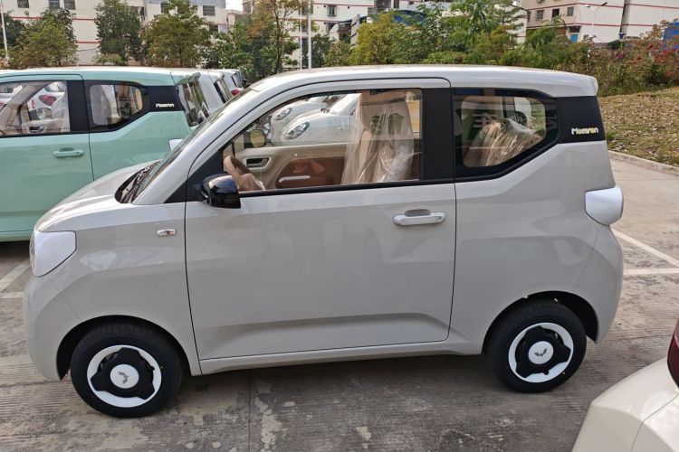 五菱汽车 宏光MINIEV 2024款 第三代 215km 青春版车身外观4