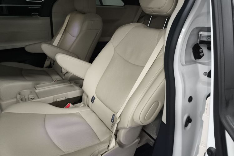 丰田 赛那SIENNA 2023款 2.5L混动 豪华版中控内饰21