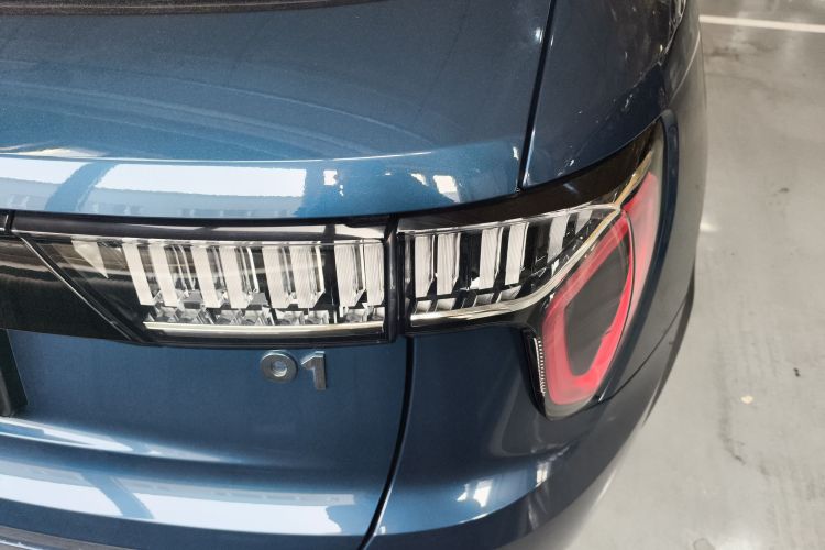 领克01 2019款 2.0T 两驱耀Pro版 国VI车身外观9