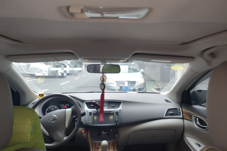 日产 轩逸 2014款 1.6XV CVT尊享版中控内饰7002
