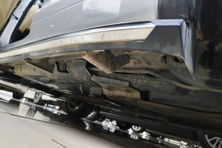 丰田 汉兰达 2018款 2.0T 两驱精英版 5座 国VI局部细节9002