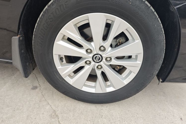 日产 天籁 2019款 2.0L XL 舒适版车身外观10