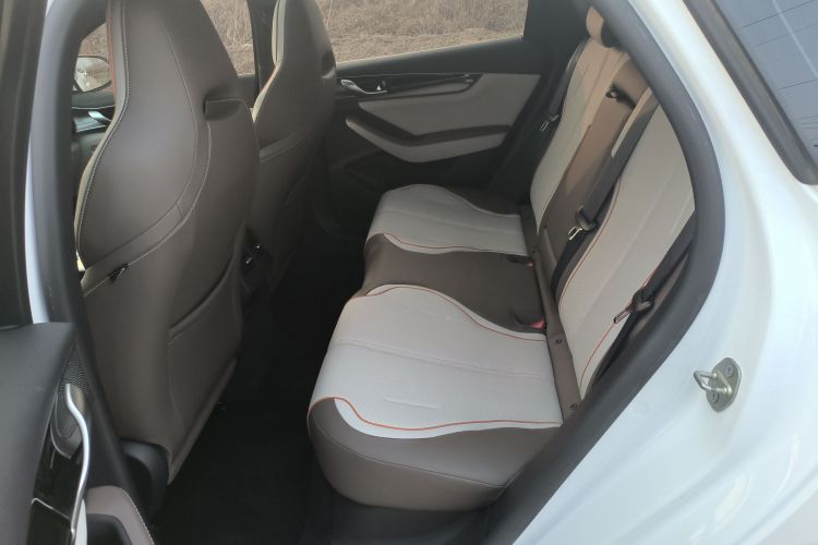 比亚迪 秦PLUS 2023款  冠军版 DM-i 120KM超越型中控内饰21