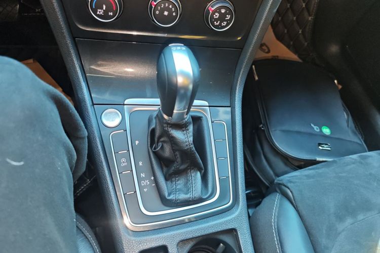 大众 高尔夫 2018款  230TSI 自动豪华型局部细节18