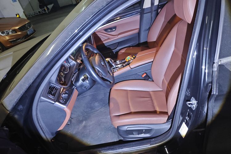 宝马5系 2017款 525Li 领先型中控内饰19