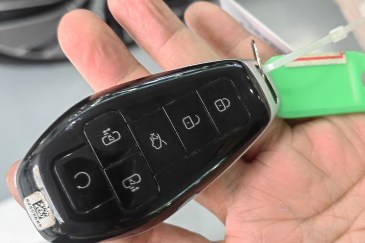 腾势Z9GT 2024款 1100四驱Max版中控内饰7001